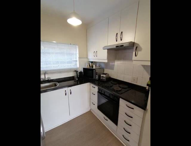 2 BEDROOM SIMPLEX SOLD IN THE WOLDS